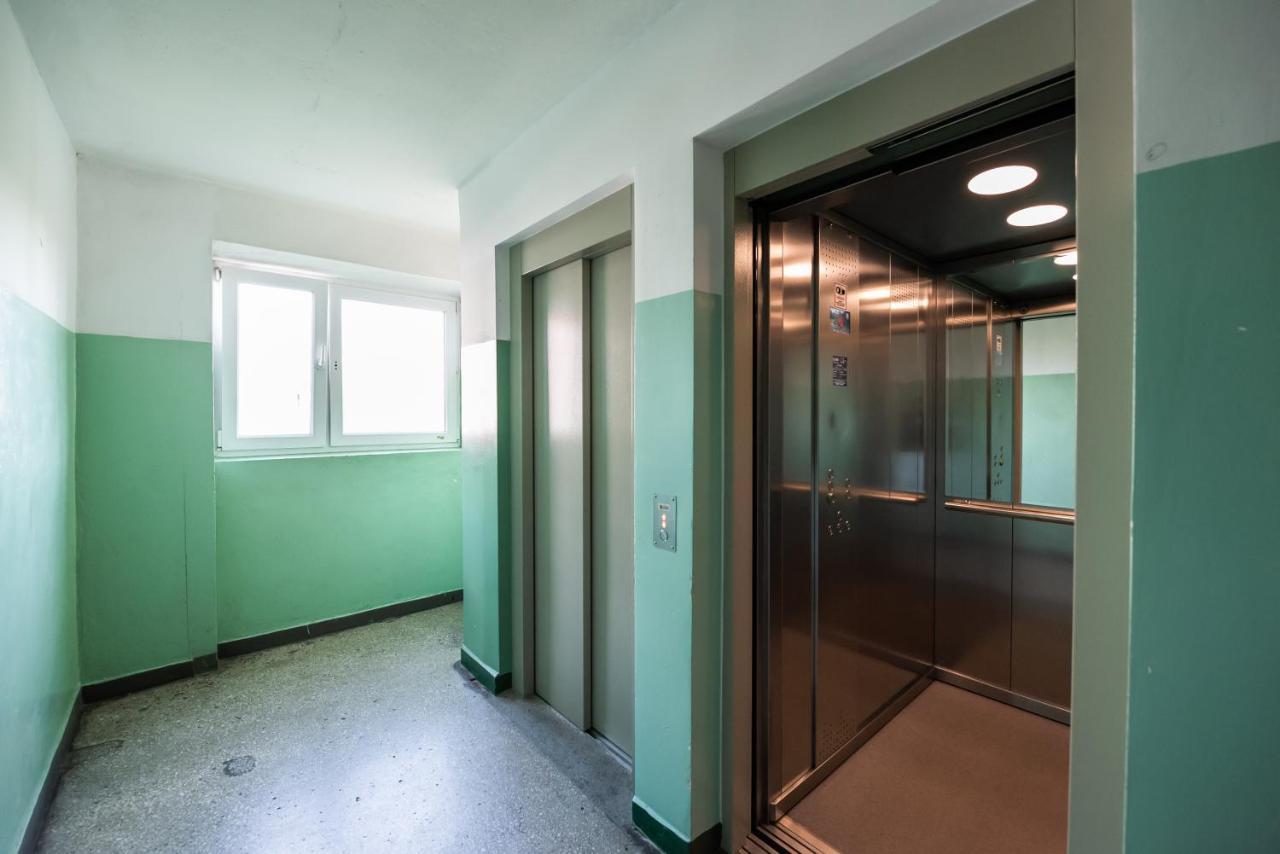 Metro Dworzec Gdanski Elegant Studio Appartement Warschau Buitenkant foto