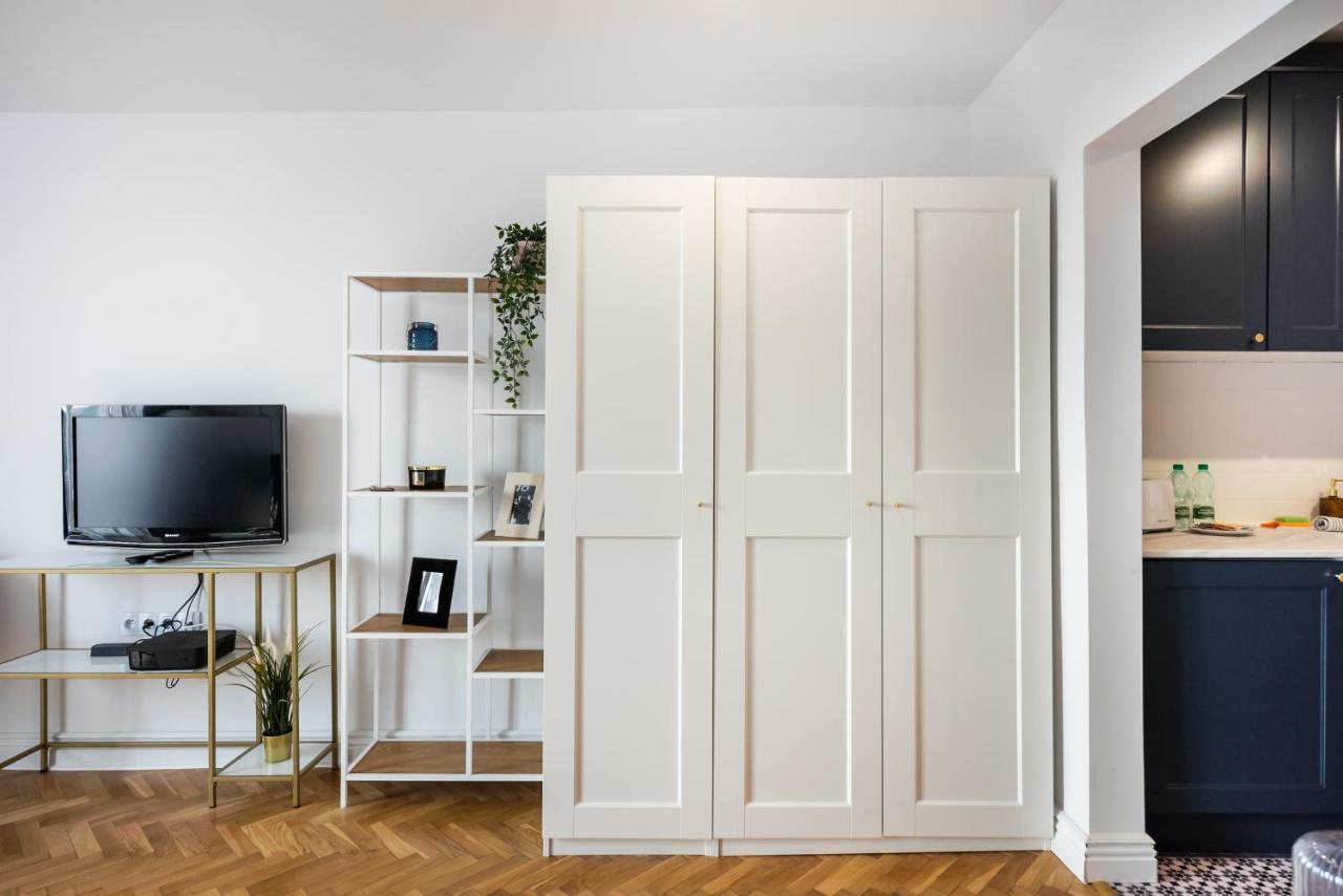 Metro Dworzec Gdanski Elegant Studio Appartement Warschau Buitenkant foto